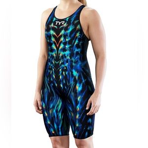 TYR Women’s Venzo Genesis Closed Back Swimsuit in Crystal